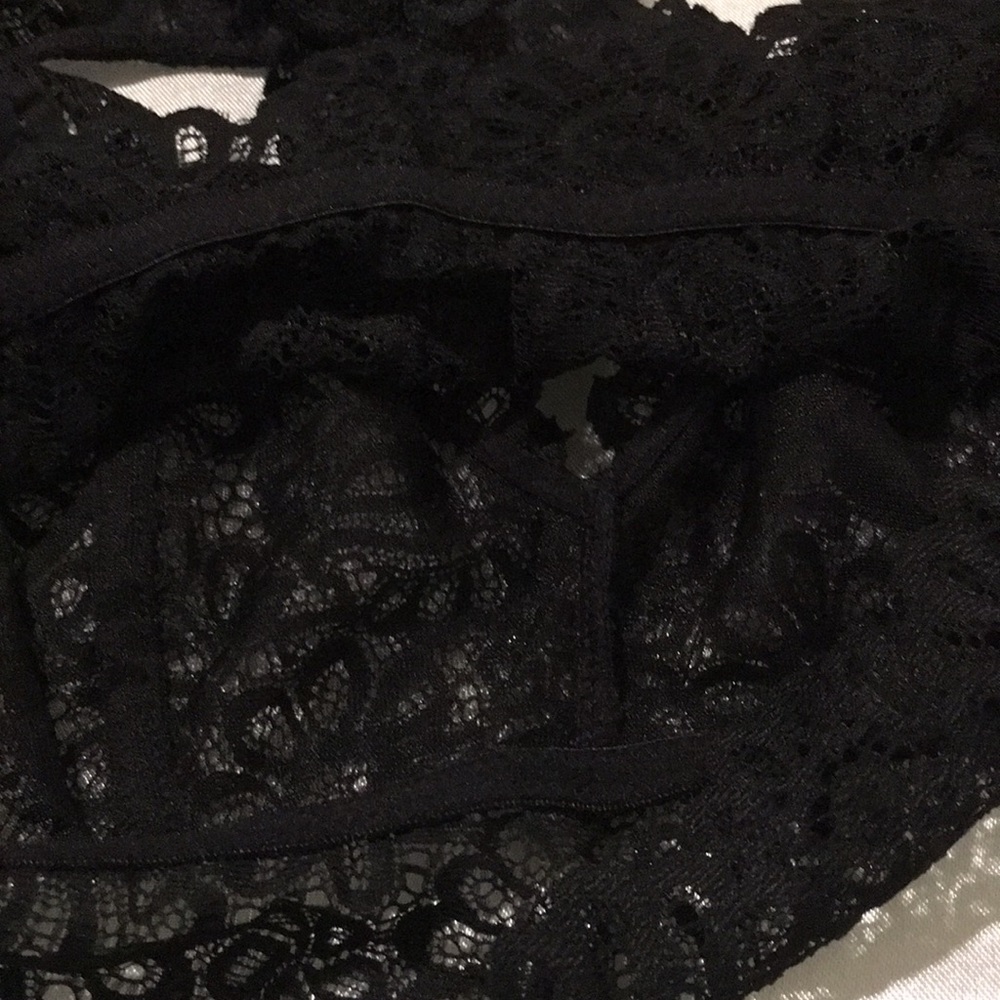 Laced Bra - Picture 6 of 6